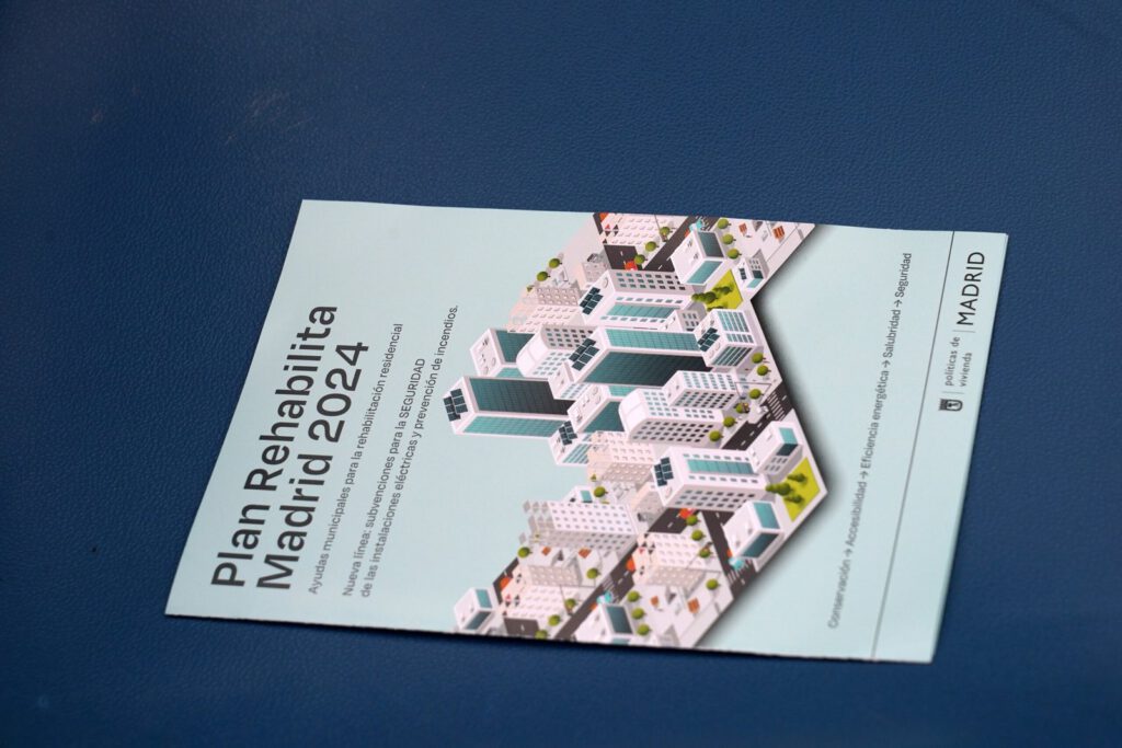 Portada del folleto Plan Rehabilita Madrid 2024